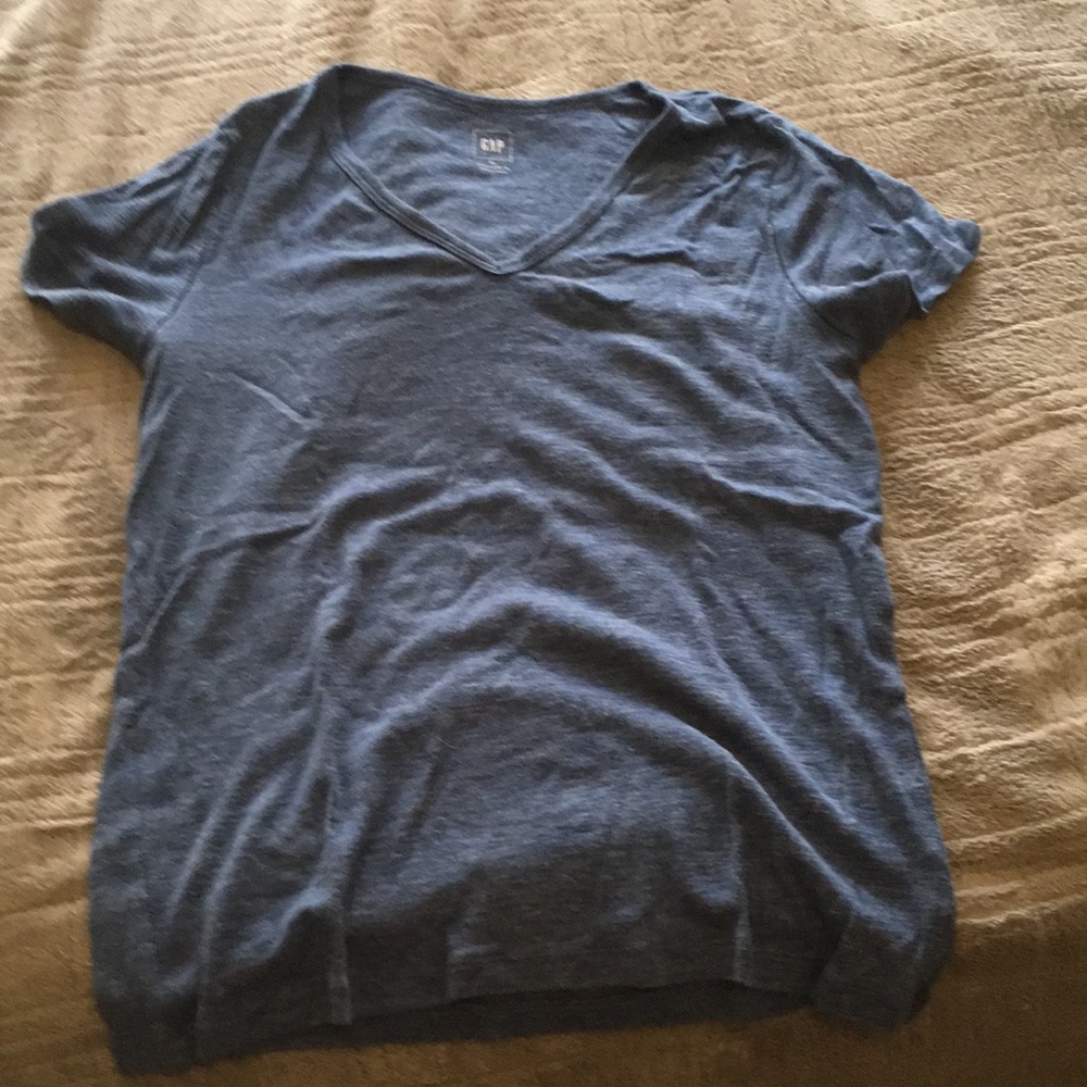 Gap fitted tee